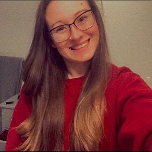 Meet your Posher, Cynthia